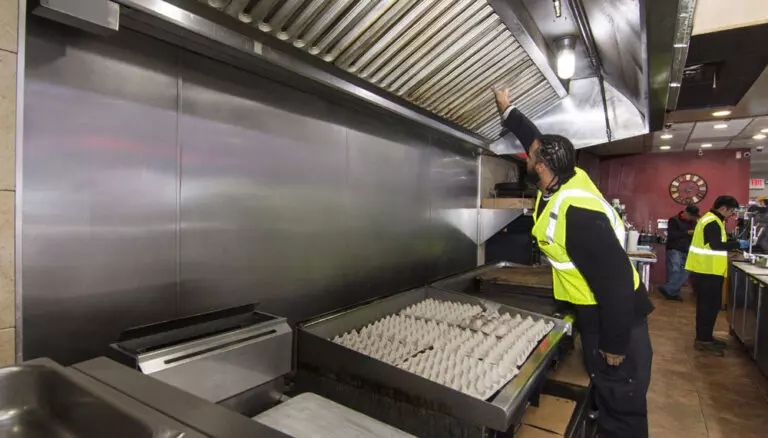 آلة تنظيف فلاتر شفاطات المطابخ - مراجعة Commercial Kitchen Hood Cleaning وسعره